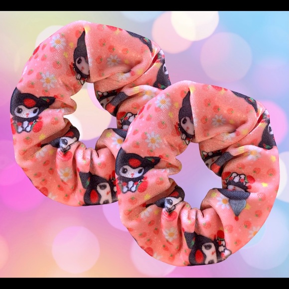 Kuromi strawberry velvet soft Scrunchie - Picture 7 of 7